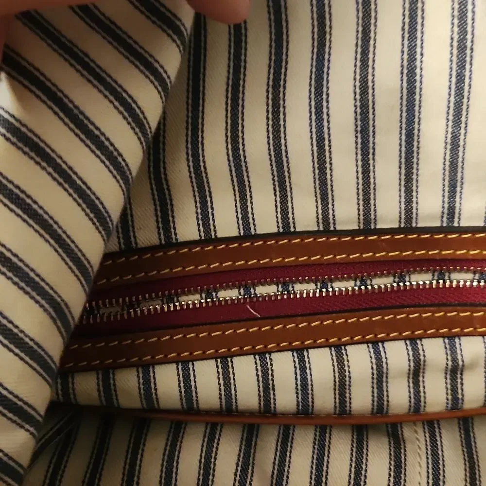 Dooney & Bourke 